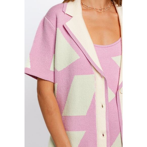 Geometric Collared Short Sleeve Cardigan - Picture 3 of 4